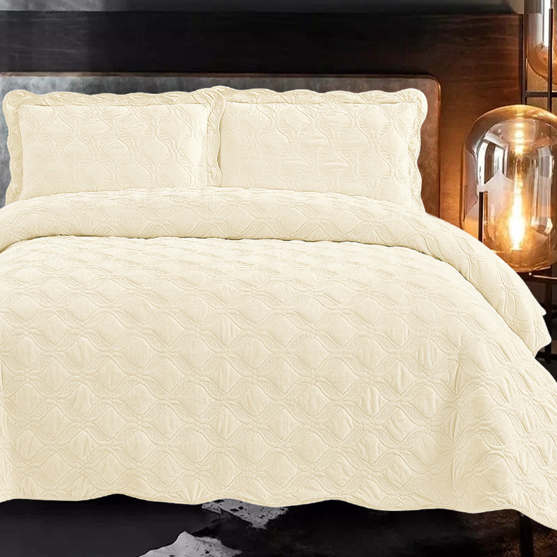 Velvet Embroidered Quilt Set Rice White